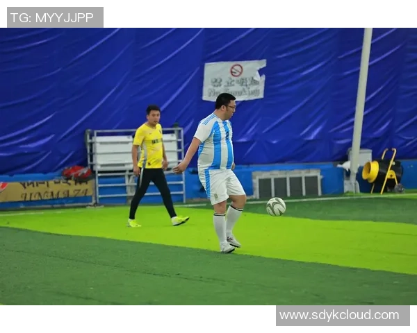 足球明星坐板凳时的精彩瞬间与幕后故事视频合集